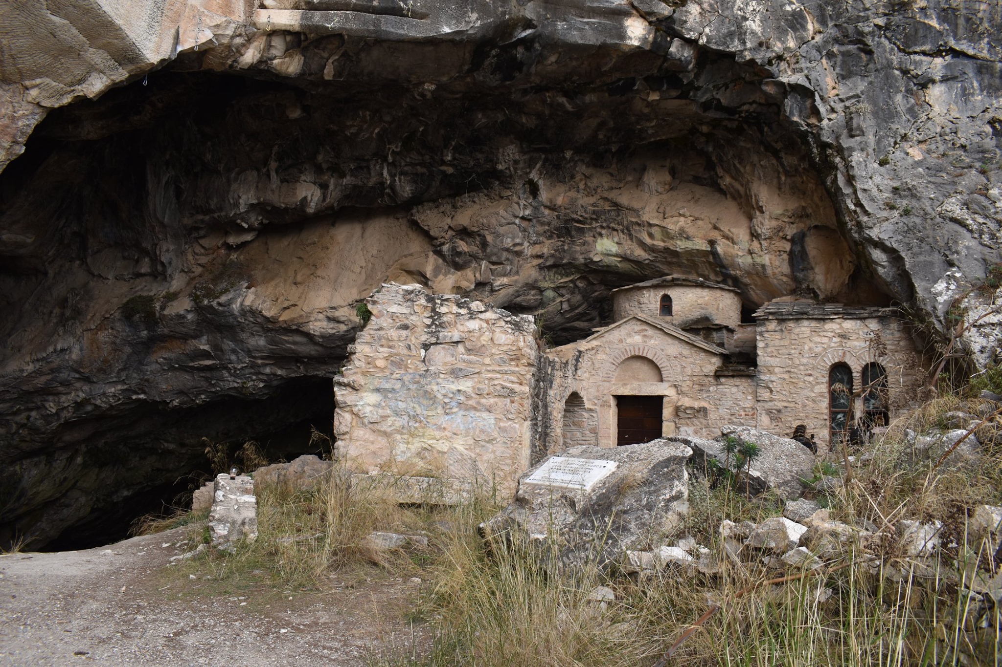 Davelis Cave